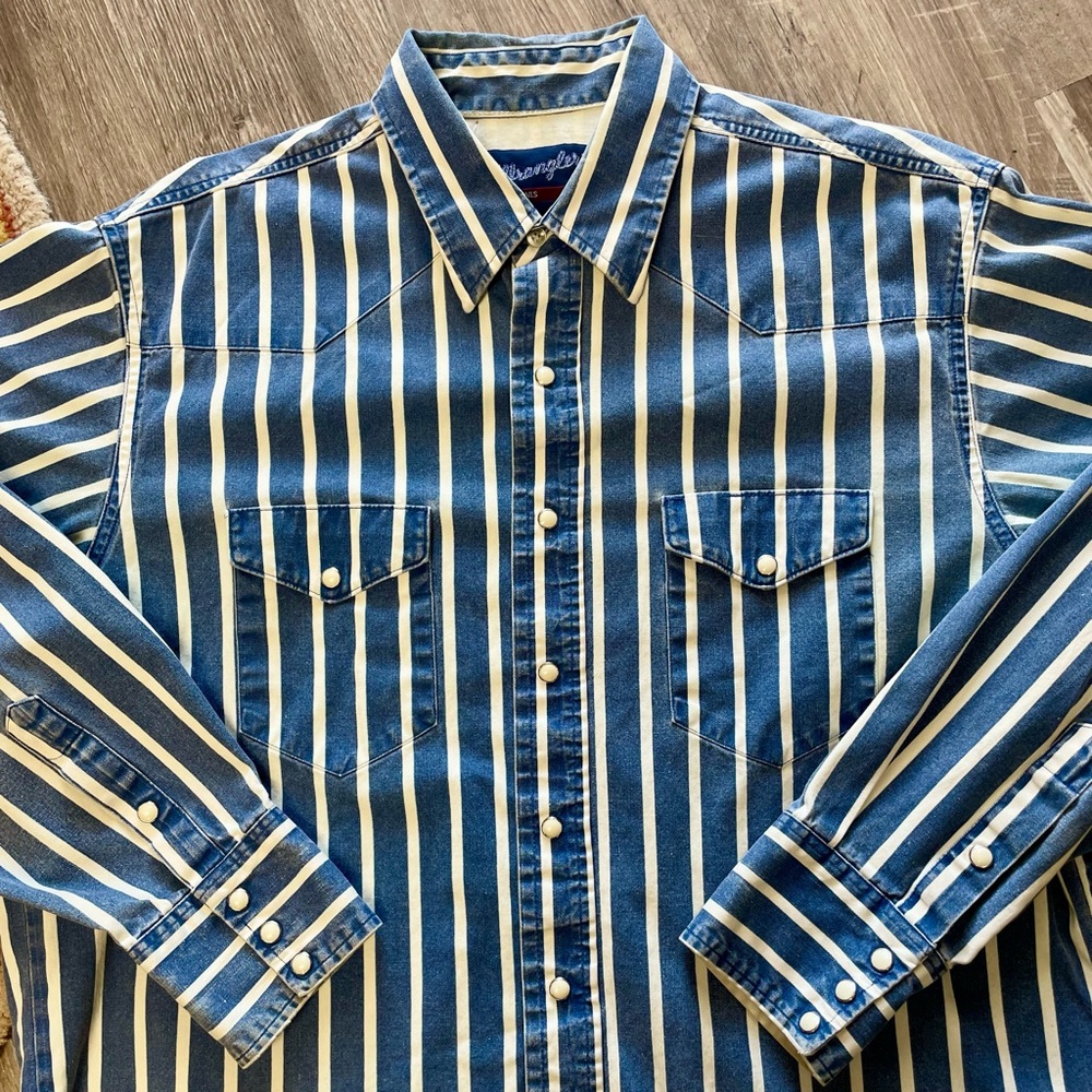 Vintage 1990s Wrangler Brushpopper Pearl Snap Striped Denim Botton Down Shirt - Picture 2 of 13